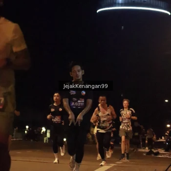 Runner Photo 3683818