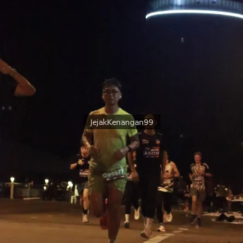 Runner Photo 3683883