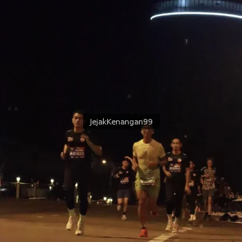Runner Photo 3683966