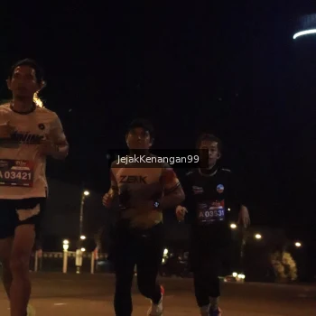 Runner Photo 3683995
