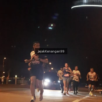 Runner Photo 3684135