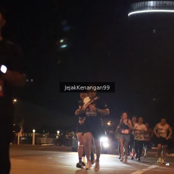Runner Photo 3684167