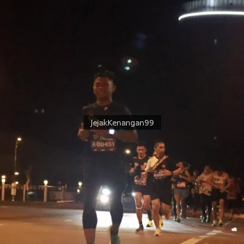 Runner Photo 3684181