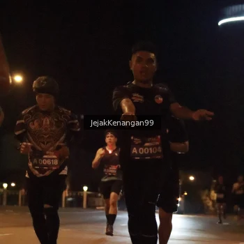 Runner Photo 3684188