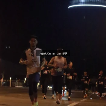 Runner Photo 3684212
