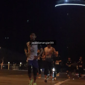 Runner Photo 3684222