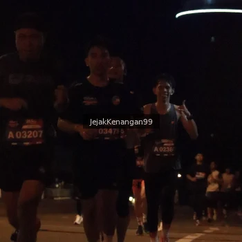 Runner Photo 3684350