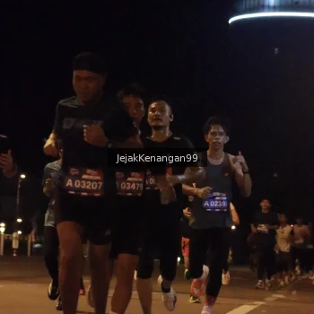 Runner Photo 3684362