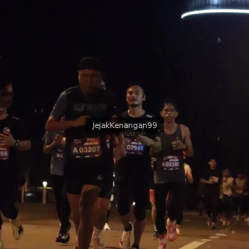 Runner Photo 3684416
