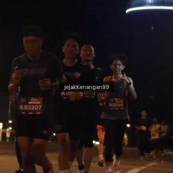 Runner Photo 3684486