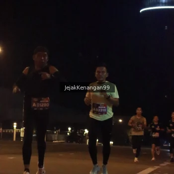 Runner Photo 3685396