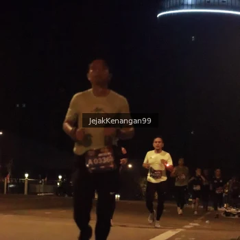 Runner Photo 3685424