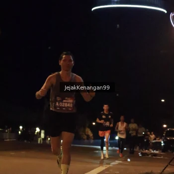 Runner Photo 3685495