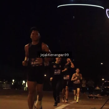 Runner Photo 3685924