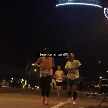Runner Photo 3686363