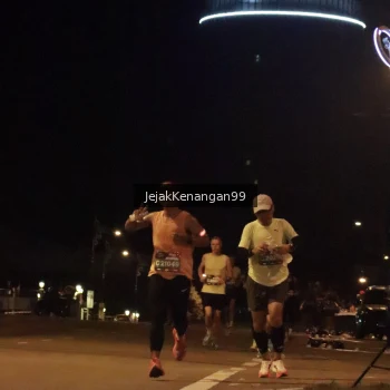 Runner Photo 3686436