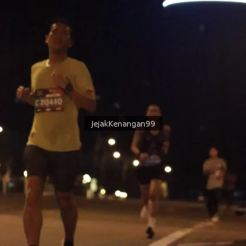 Runner Photo 3686502