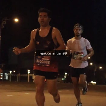 Runner Photo 3686712