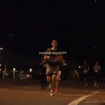 Runner Photo 3686722