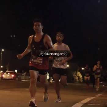Runner Photo 3686725