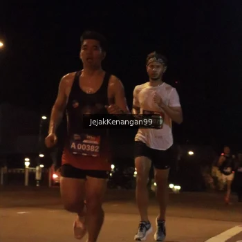 Runner Photo 3686762