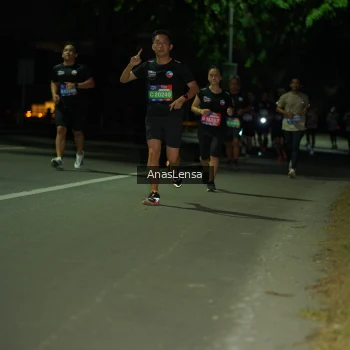 Runner Photo 3687005