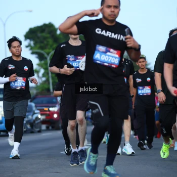 Runner Photo 3690694