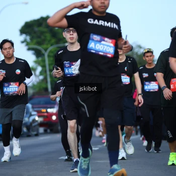 Runner Photo 3690705