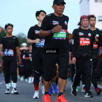 Runner Photo 3691873