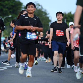Runner Photo 3693175