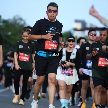 Runner Photo 3693251