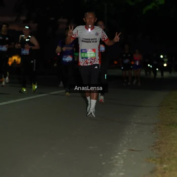 Runner Photo 3693495