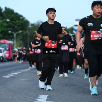 Runner Photo 3693768