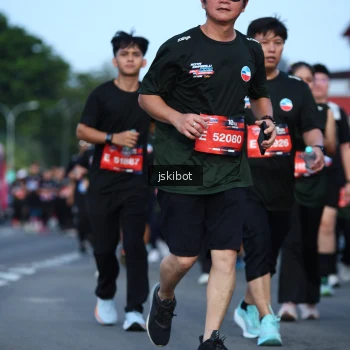 Runner Photo 3693776