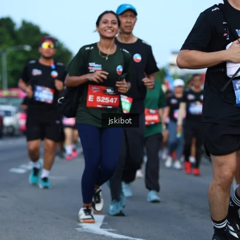 Runner Photo 3694034