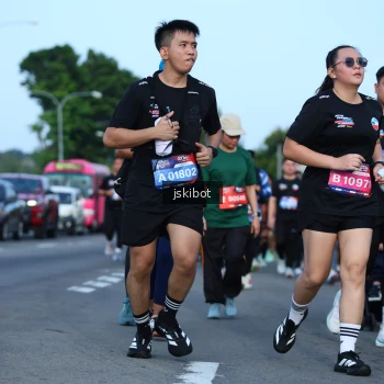Runner Photo 3694062