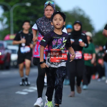 Runner Photo 3694121