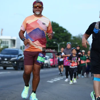 Runner Photo 3694136
