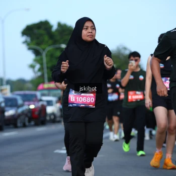 Runner Photo 3694417