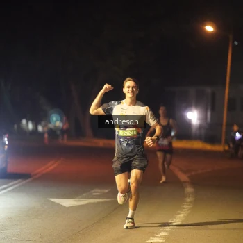 Runner Photo 3694454