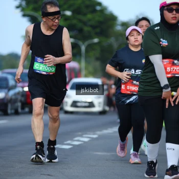 Runner Photo 3694595