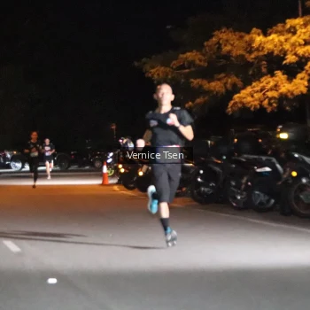 Runner Photo 3694643