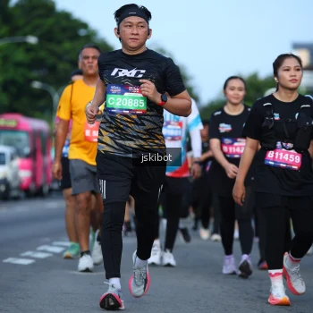 Runner Photo 3694685