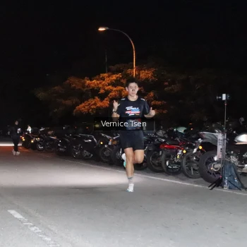 Runner Photo 3694999