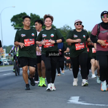 Runner Photo 3695047