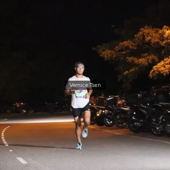 Runner Photo 3695056