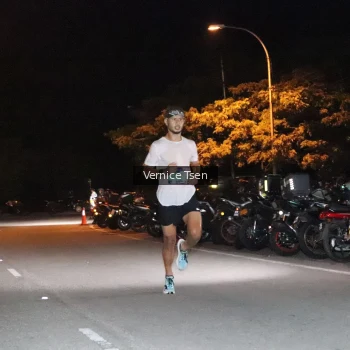Runner Photo 3695121