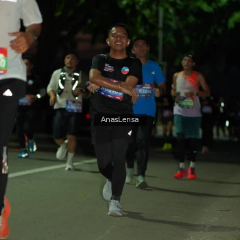 Runner Photo 3695143