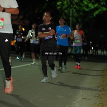 Runner Photo 3695164