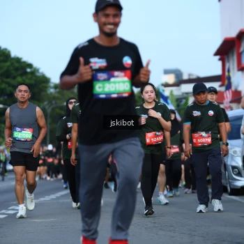 Runner Photo 3695173